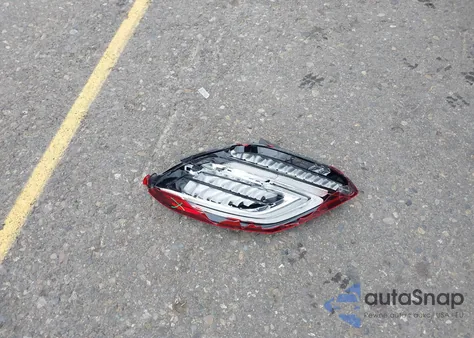 2021 Mercedes-Benz C 300 4Matic z USA, uszkodzony, nr VIN W1KWF8EB8MR625884